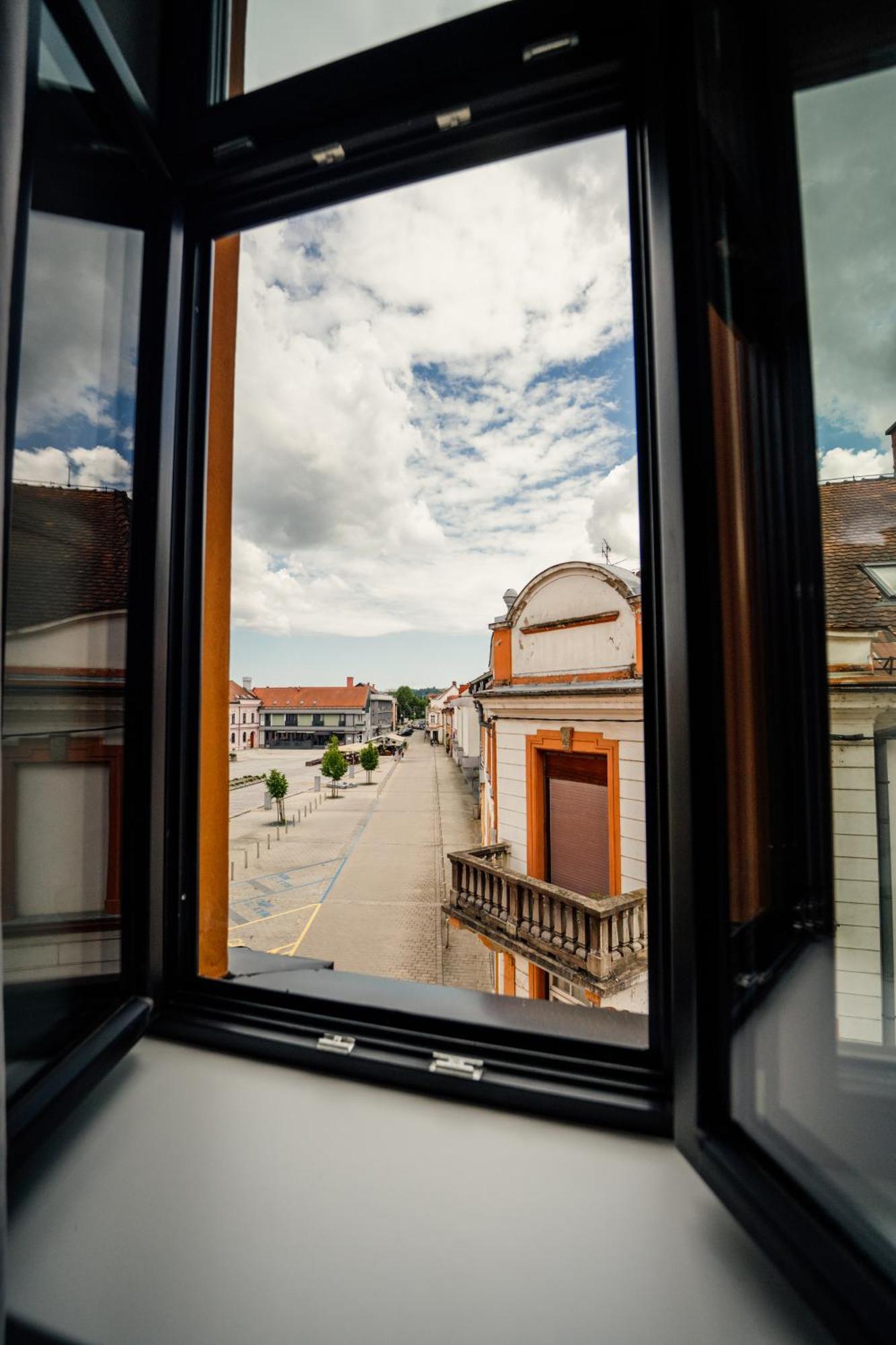 Grand Central Ljutomer Extérieur photo