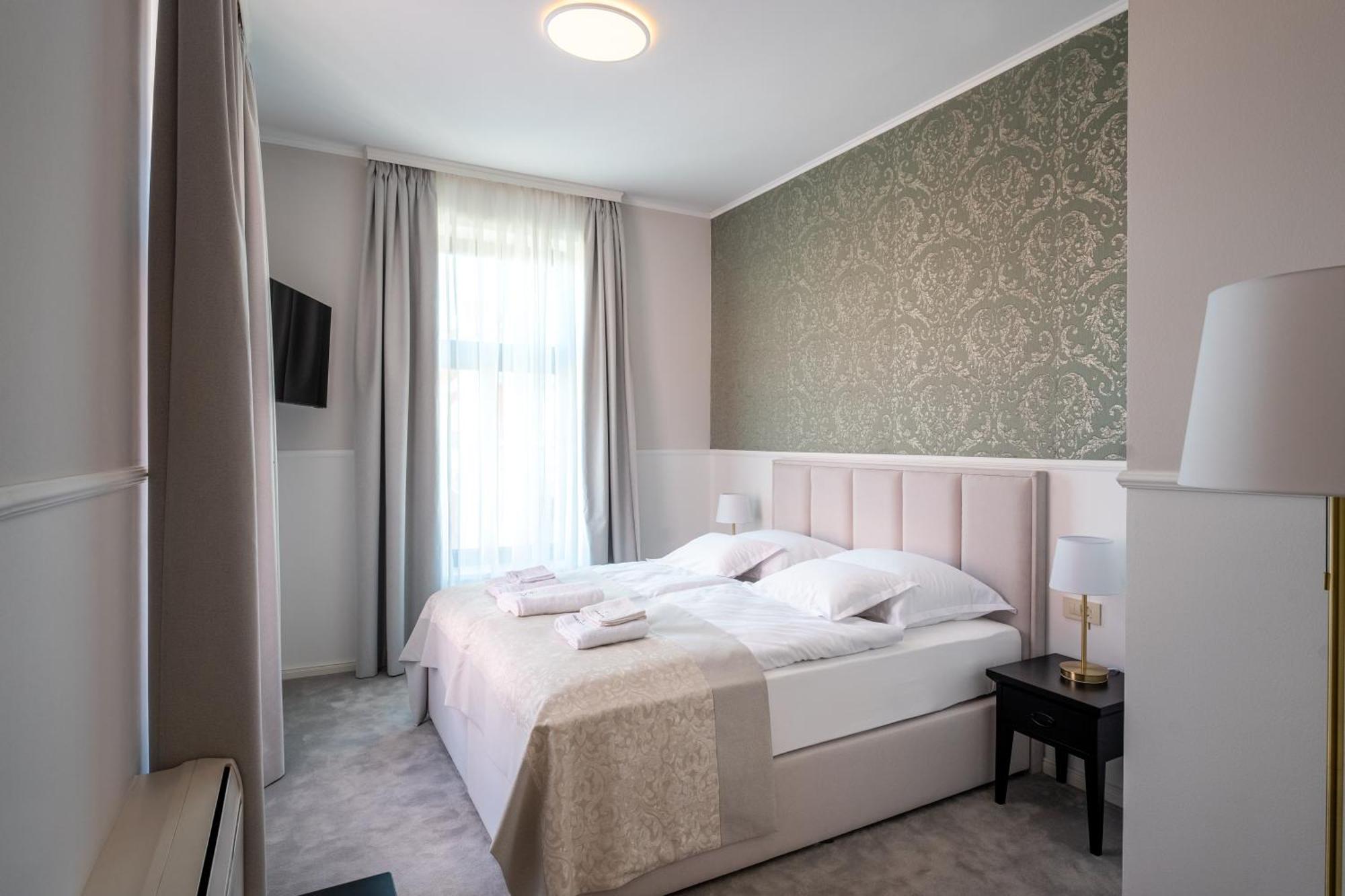 Grand Central Ljutomer Extérieur photo
